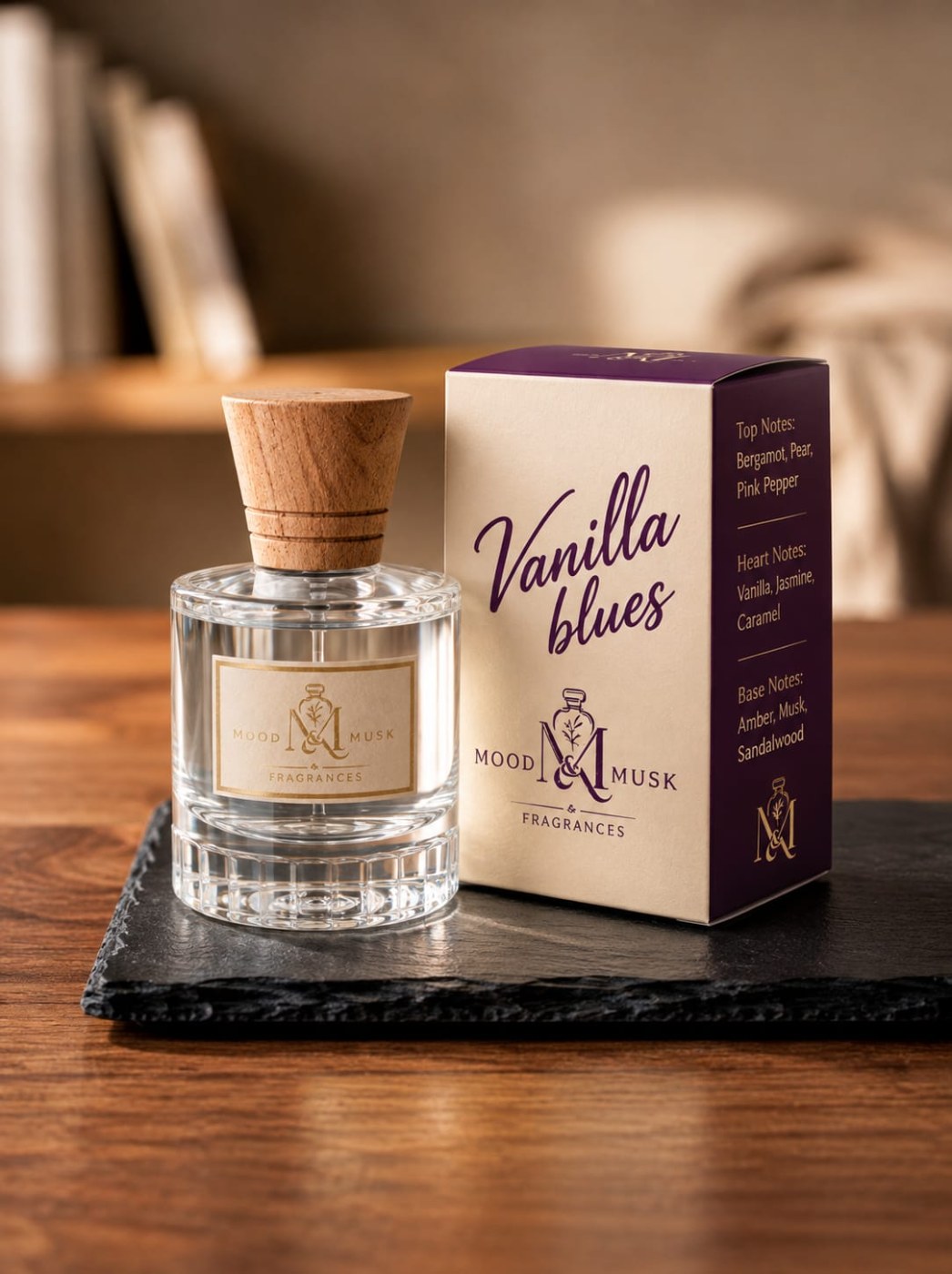 VANILLA BLUES Luxury Flacon Presentation — Angle 1 — MOOD & MUSK